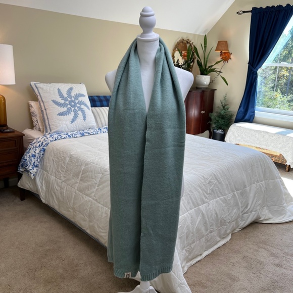 🌿✨🌿 Sage Green Cozy Soft Knit Scarf 🌿✨🌿 - Picture 3 of 8